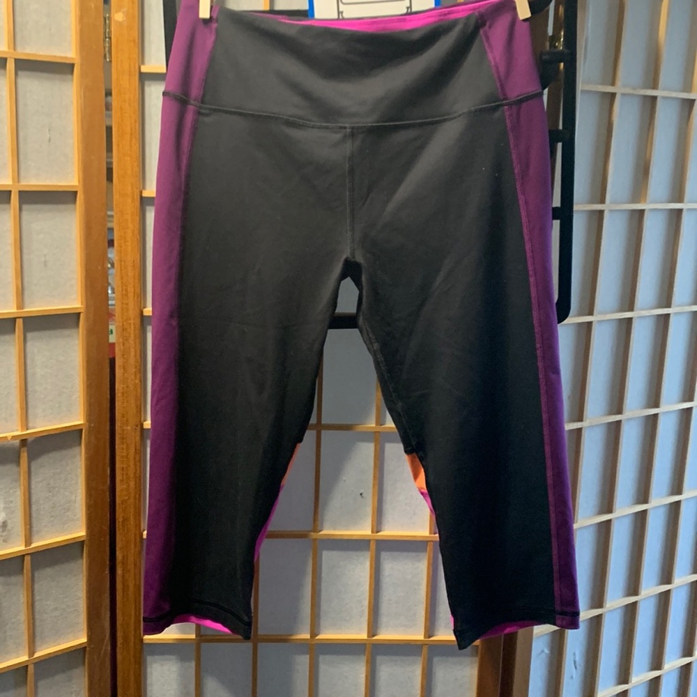 Knockout leggings by Victoria’s Secret